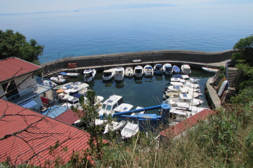 Small port Grčevo