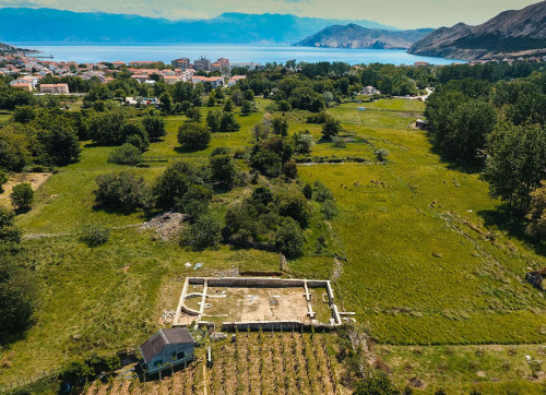 Remains of an ancient complex, site Mire, Stara Baška