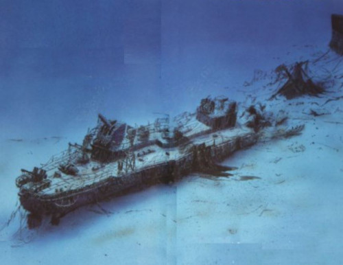 Submerged escort destroyer TA 45 Spica