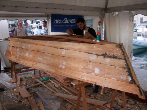 Constructing of Bertolina batana (traditional flatboat)