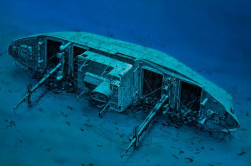 Submerged merchant ship Elhawi Star